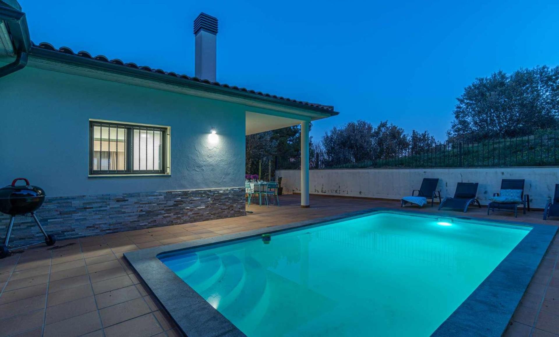 Jouvacations Villa Domenec Figueres  Ngoại thất bức ảnh