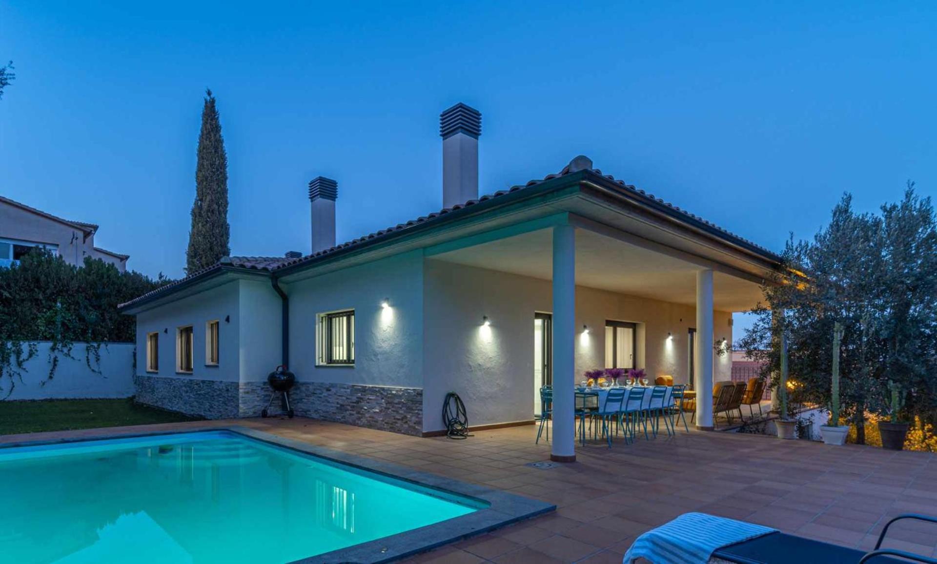 Jouvacations Villa Domenec Figueres  Ngoại thất bức ảnh